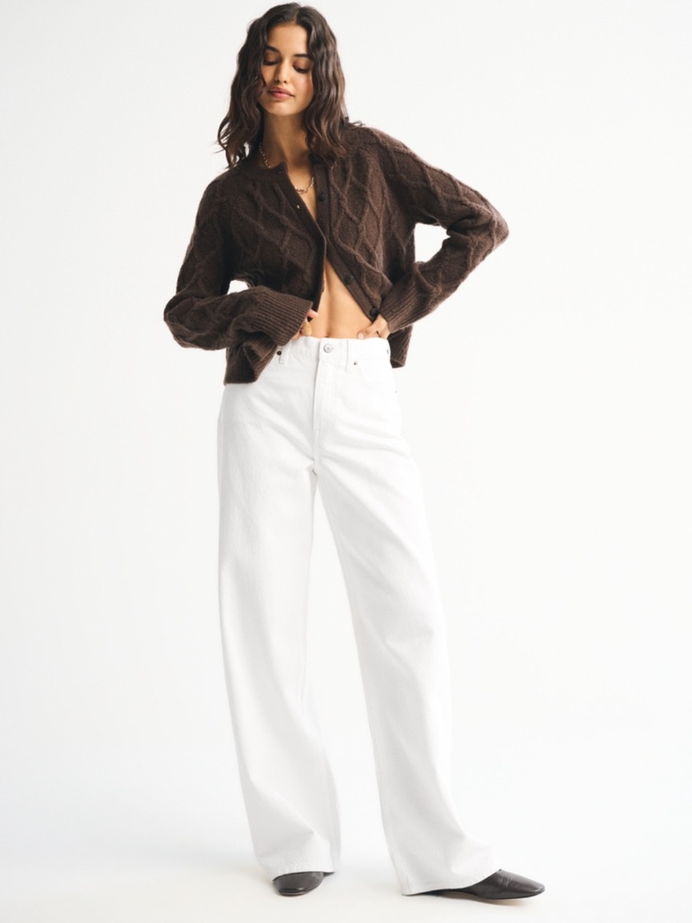 Abercrombie women’s High Rise Wide Leg Jean in white size 29 SHORT NWOT